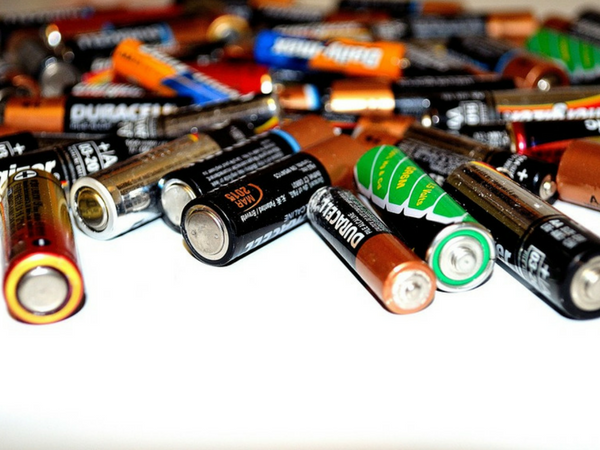 https://pixabay.com/en/battery-recycling-energy-batteries-22119/